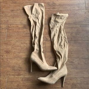 Over the knee boots 👢